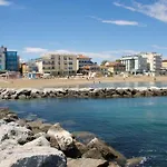 Rossi 2* Μπελάρια-Ιτζέα Μαρίνα